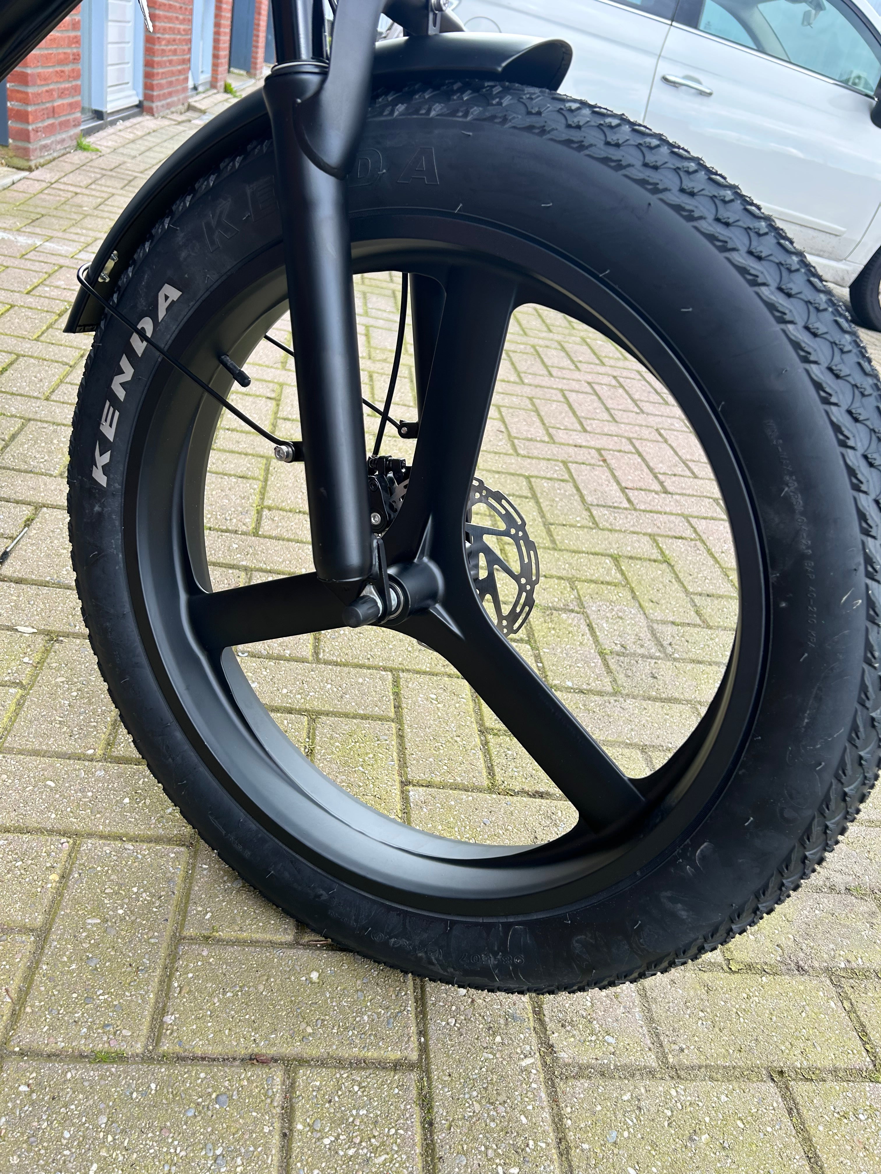 V20 pro Max 24 inch