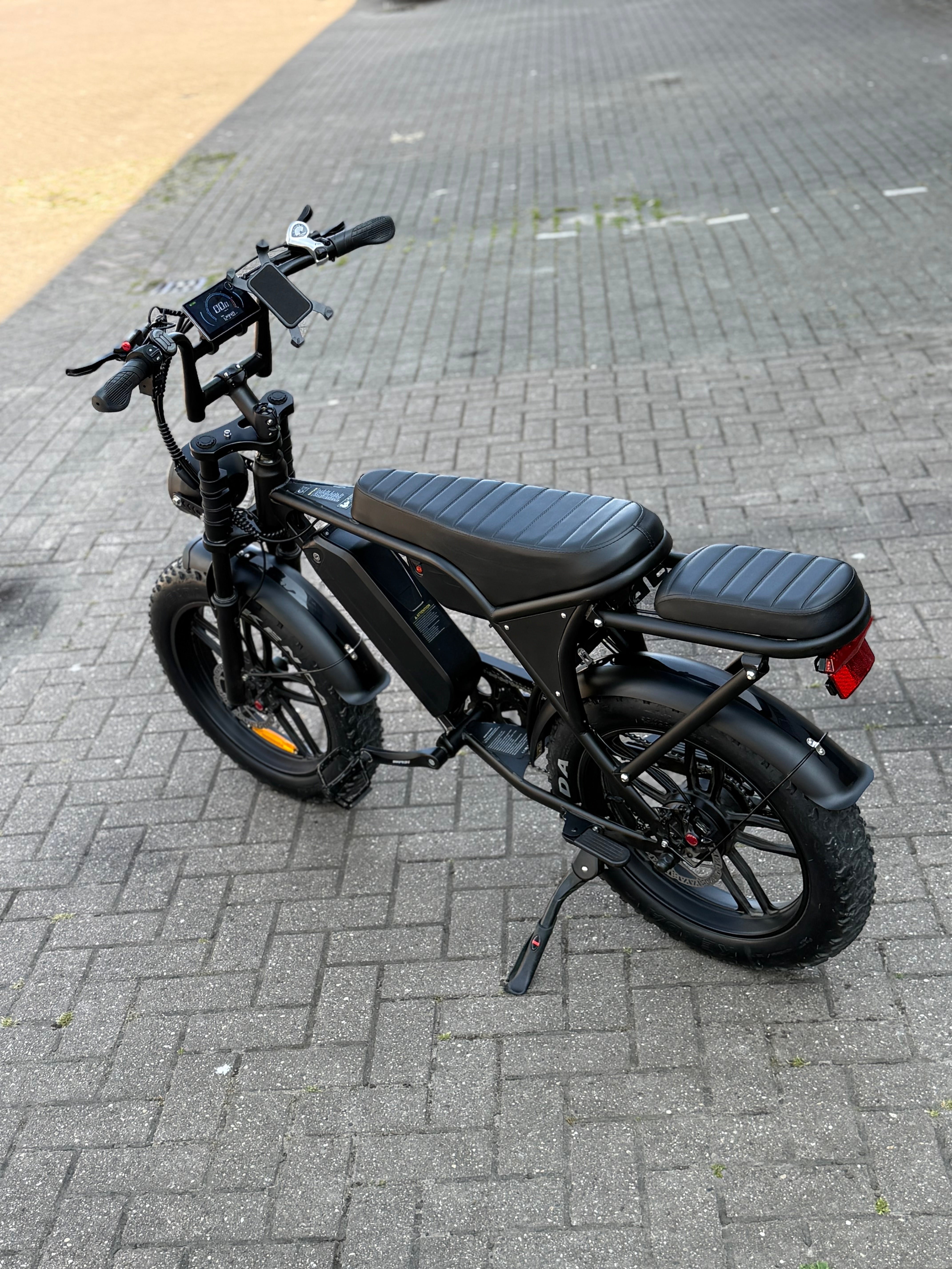 Ouxi V8 C80  MAX dubbele accu zwart