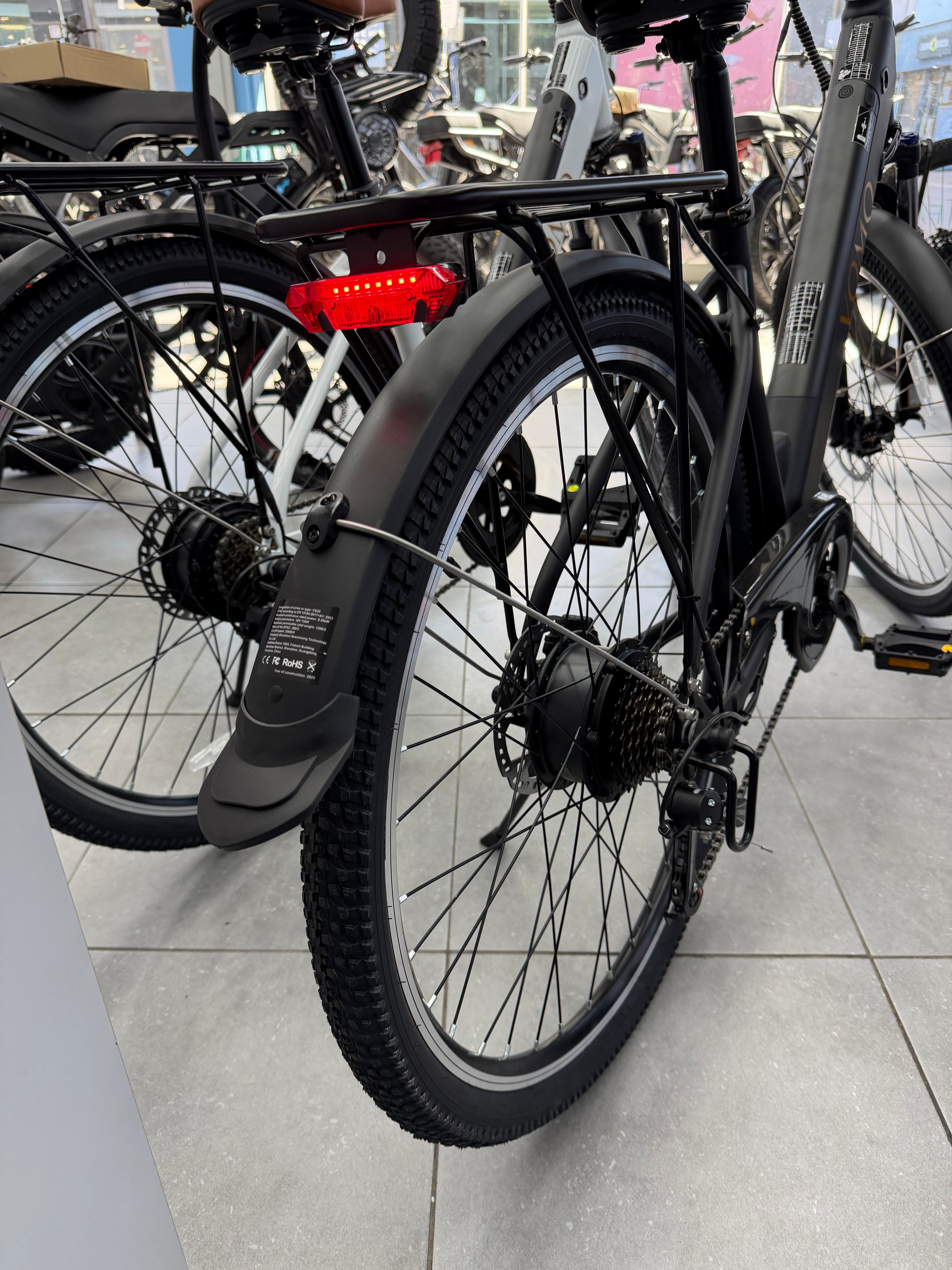 NIEUW Vomo ebike stadsfiets
